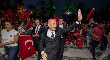 İzmir Cumhuriyet kutlamalarıyla adını tarihe yazdı