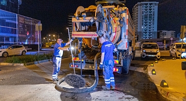 İZSU ekipleri tam kadro sahada
