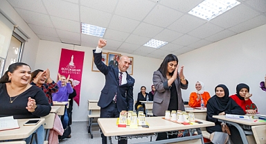 Masal Evi çocuklarından Başkan Soyer’e sürpriz