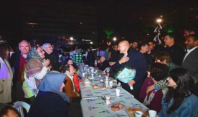 İzmir büyük iftar sofrasında buluştu