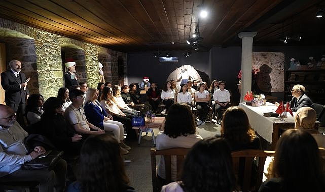 İzmir İl Milli Eğitim Müdürü Dr. Ömer Yahşi gençlerle bir araya geldi