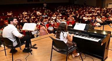 Çiğlili Kursiyerlerden Muhteşem Konser