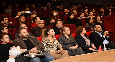 Başkan Yıldız’a plaket