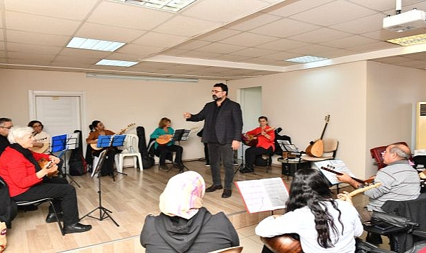 Çocuklar Ve Yetişkinler İçin Sanat Kursları