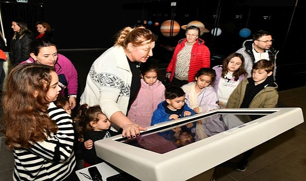 Dopdolu Bir Program Çocukları Bekliyor