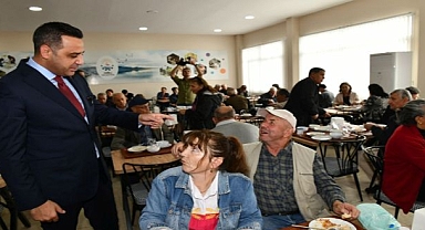 Mahallelerde İftar Sofraları