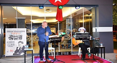 Başkan Yıldız’dan Nazım’a Saygı Duruşu