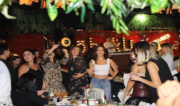 Göbekli İzmir sezonu açtı