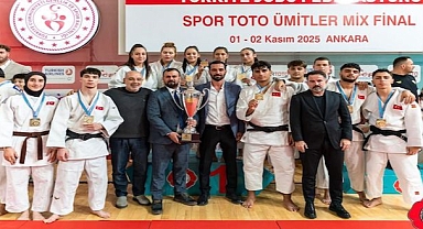 İzmir'in judocuları yenilgisiz şampiyon