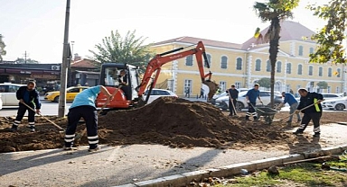 İzmir'in çehresi su tasarruflu bitkilerle güzelleşiyor