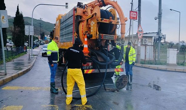 İzmir’de yağış alarmı sürüyor
