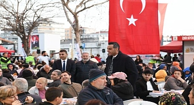 Çiğli’de Kadir Gecesi’nde Binler Aynı Sofrada Buluştu