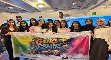 Genç İzmir gönüllüleri, Bergama Vapuru’nda buluştu 
