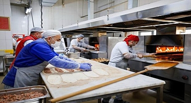 İzmir’de “sosyal kalkan” devrede Büyükşehir dar gelirlileri yalnız bırakmadı 